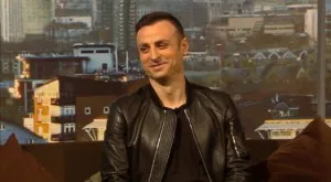 {{ otherArticle[0].article.title }}