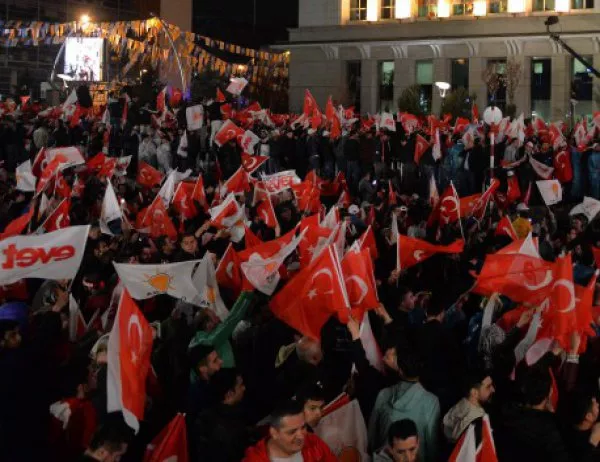 Европа реагира предпазливо на резултатите от турския референдум