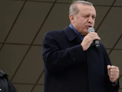 Ердоган намекна за референдум за ЕС, хиляди протестират срещу него