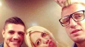 {{ otherArticle[0].article.title }}