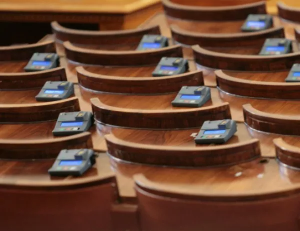 Парламентът няма да избира нов ВСС тази седмица