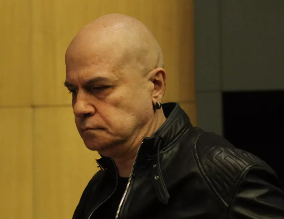 Заради нападките към Нинова напомниха на Слави Трифонов гостуване на Борисов в шоуто му