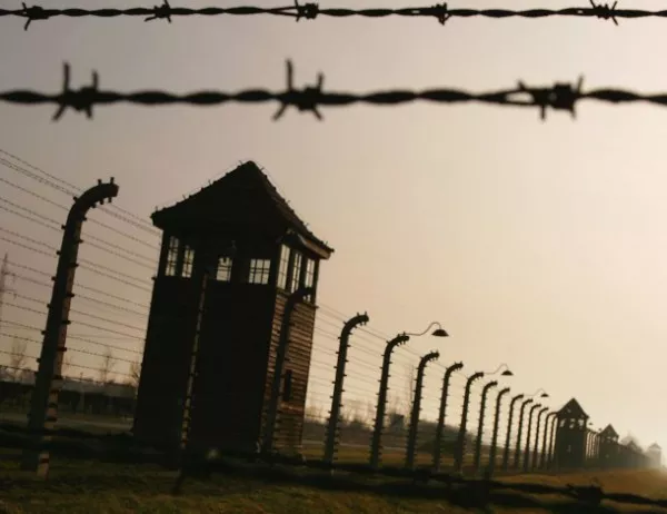 Полският парламент отмени текст от закона за Холокоста