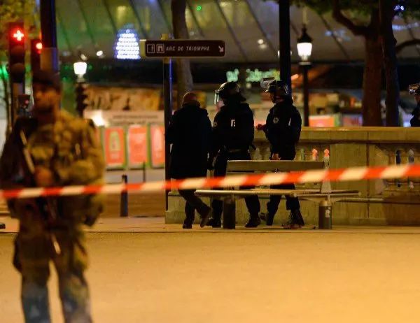 Очевидец засне атаката в Париж (ВИДЕО)