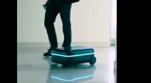 Куфар-робот ви следва по петите сам (Видео)