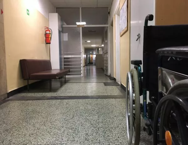 Кардиологията в болницата в Ловеч спря работа заради липса на специалисти