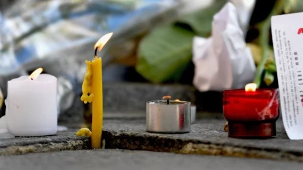  Франция се сбогува с убития на „Шанз-Елизе“ полицейски служител