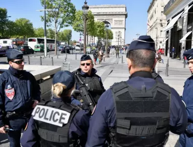 Стрелба в Париж, един човек е убит