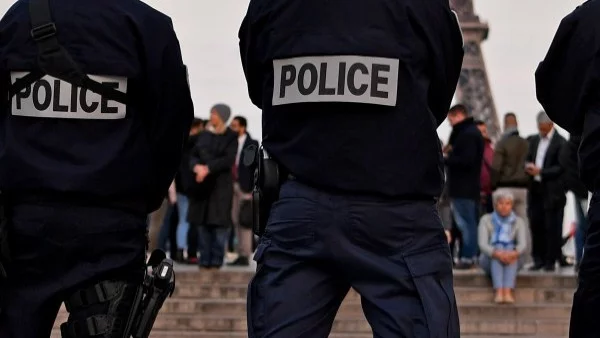 Един убит след нападение близо до Париж 