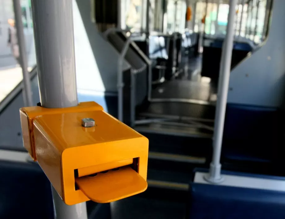 Заради коронавируса: В София вече можеш да се возиш в градския транспорт без глоба