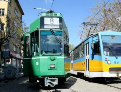 Протест срещу преминаването на трамваи в близост до сгради в центъра на София