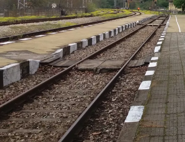 Счупени релси причинили инцидента с влака София - Варна