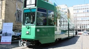 Новите стари швейцарски трамваи вече се движат по софийските улици (Снимки)