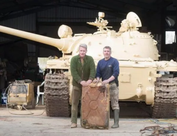 Британец си купи руски танк Т- 54, но това, което откри скрито в него, го изуми