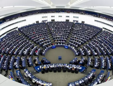 Евродепутати дебатираха дали да се обвърже върховенството на закона с финансирането