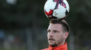 {{ otherArticle[0].article.title }}