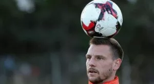 {{ otherArticle[0].article.title }}