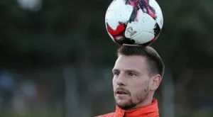 {{ otherArticle[0].article.title }}