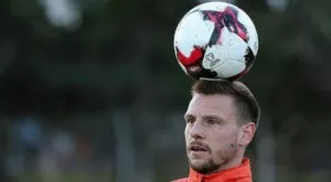 {{ otherArticle[0].article.title }}