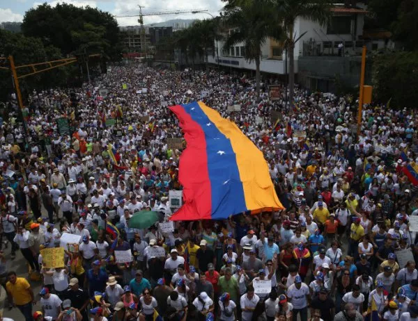 Жертвите от протестите срещу венецуелския президент достигнаха 37