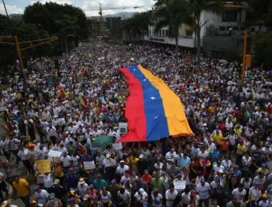 Колумбия отчете най-голямата бежанска вълна от Венецуела в историята