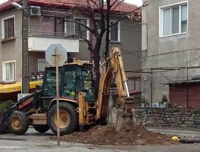Непредвидено водопроводът по обходния път на Асенoвград глътна двойно повече пари