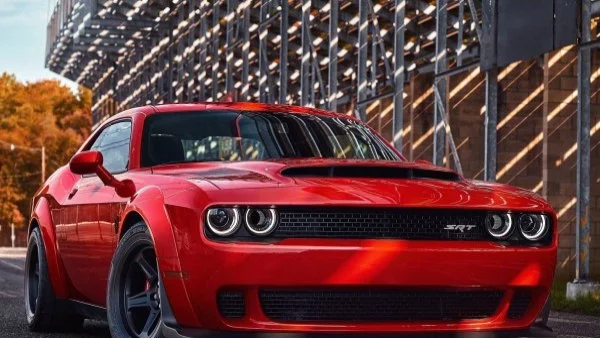 Искат забрана на „демоничния” Dodge Challenger