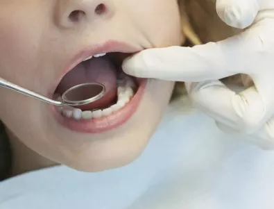 Ортодонти помагат на дете със заболяване (ВИДЕО)