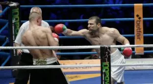 {{ otherArticle[0].article.title }}