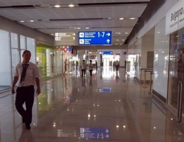 Извънредната ситуация на Летище "Варна" е отменена, полицията не откри нищо съмнително