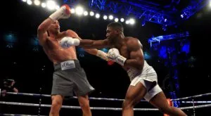 Непобедимите един срещу друг? Боксьор без поражение пожела главата на Джошуа