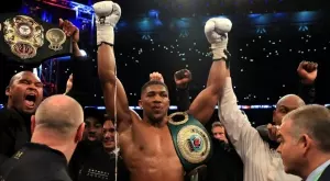 Денят, в който "бъдещето" нокаутира "миналото" - Титаничният дуел Джошуа - Кличко (ВИДЕО)