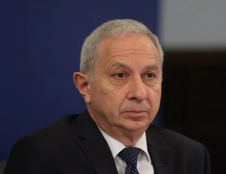 НДСВ ще прескочи бариерата за влизане в НС, смята Огнян Герджиков
