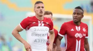 {{ otherArticle[0].article.title }}