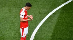 Йозил чака лятото, за да избяга от Арсенал