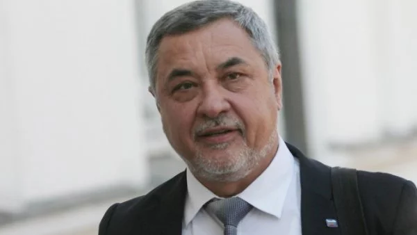Валери Симеонов: Не само заведенията са виновни, липсата на контрол е основният проблем
