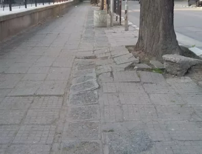 Спаси София предлага програма за ремонт на тротоарите в София