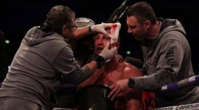 Хирург заши Кличко с 9 шева след боя с Джошуа