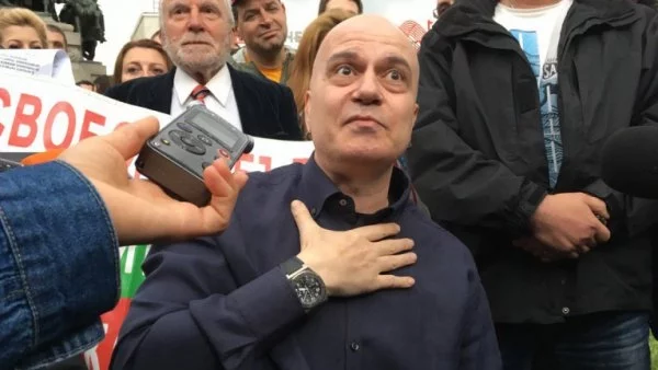 Слави каза кога ще прекрати протеста си