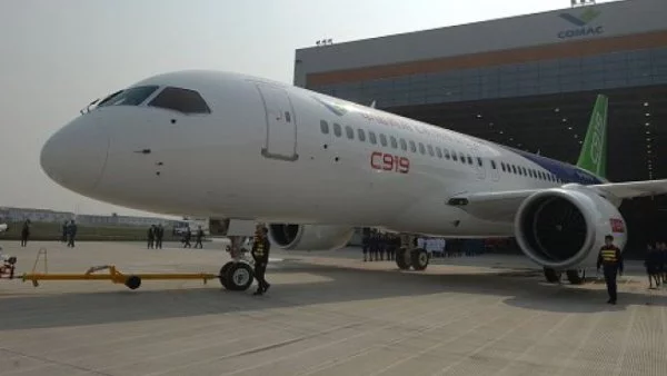 Самолет излезе от пистата на летище Бургас