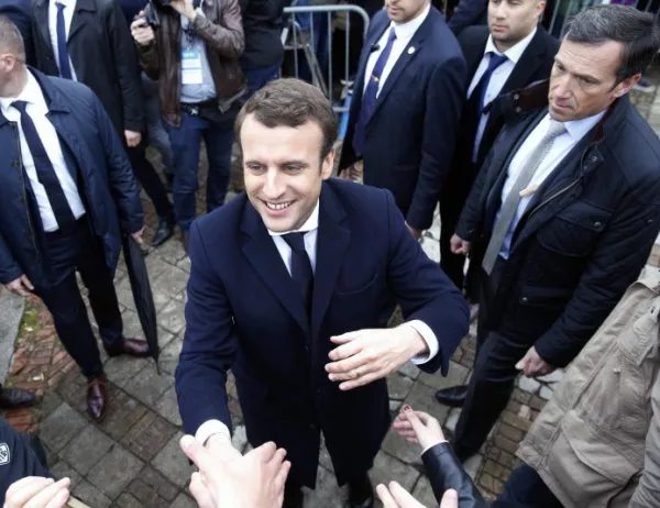 Бивш френски премиер нарече подлеци Оланд и Макрон