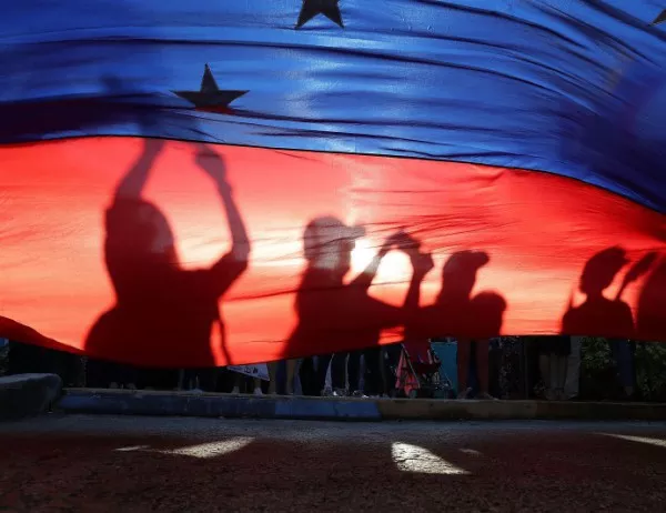 14 държави изтеглят посланиците си от Венецуела заради изборите