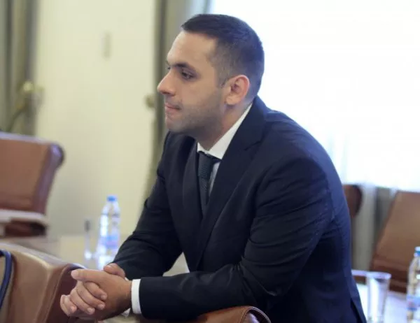 Икономическият министър не познавал Пеевски и Василев, каза и кой плаща за "Булгартабак"