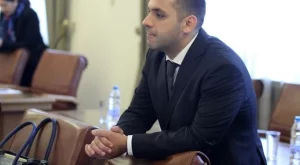 Икономическият министър твърди, че не познава Делян Пеевски и Цветан Василев