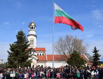 Община Елин Пелин осигурява 1000 трибагреника за 3-ти март