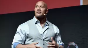 Дуейн Джонсън - Скалата подкрепи Тайсън Фюри срещу Дилиън Уайт (ВИДЕО)