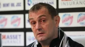 Славия излиза в мач за историята