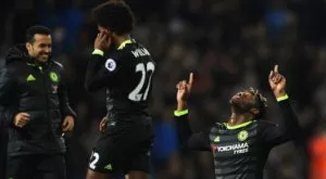 {{ otherArticle[0].article.title }}