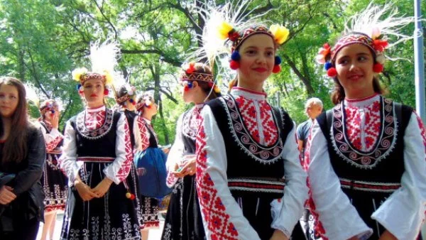 Народен събор в Пловдив конкурира Роженския 