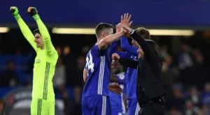 Челси продължава с победите и след спечелването на титлата